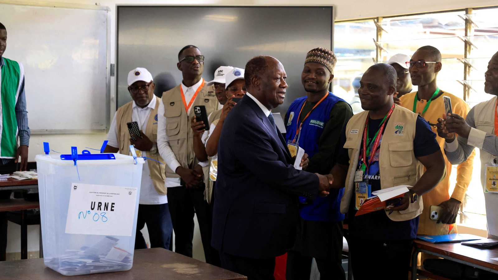 توقعات بفوز واتارا.. توترات تخيم على الانتخابات الرئاسية في ساحل العاج