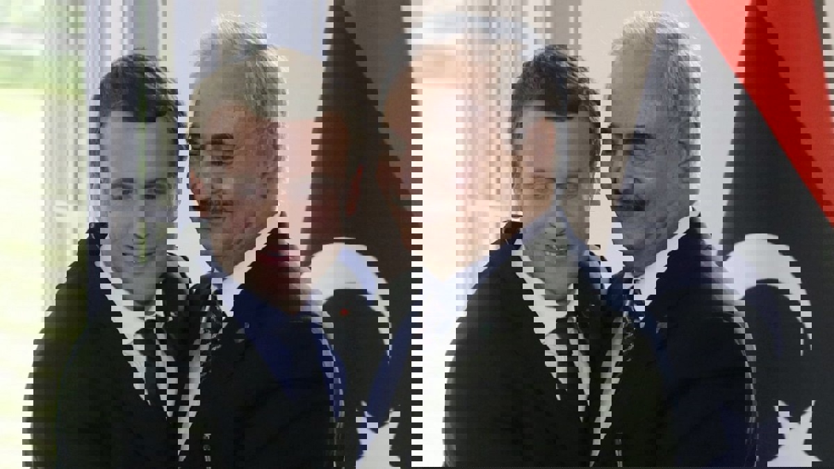 وزير الخارجية الفرنسي: ماكرون ينوي لقاء المشير خليفة حفتر قريبًا