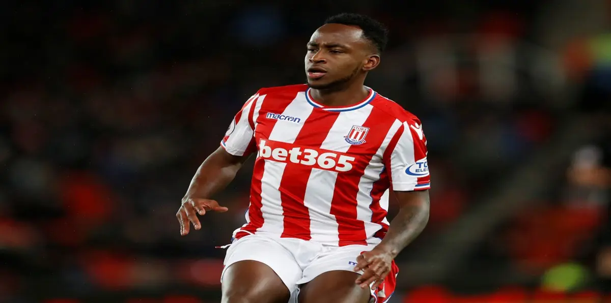 لاعب ستوك سيتي يثير السخرية بحضوره قبل 24 ساعة من مباراة مانشستر يونايتد (صور)