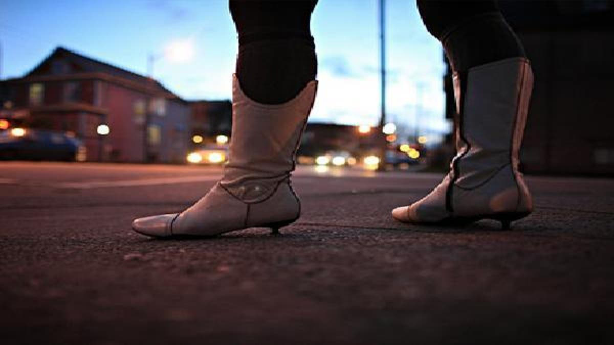 "كورونا" يربك رقابة  "تجارة الجنس" في فرنسا