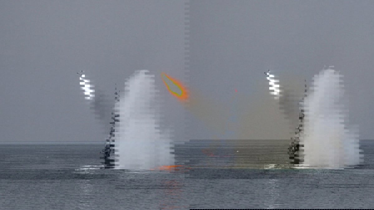 الناتو: روسيا استنفدت نسبة كبيرة من ذخيرتها دقيقة التوجيه
