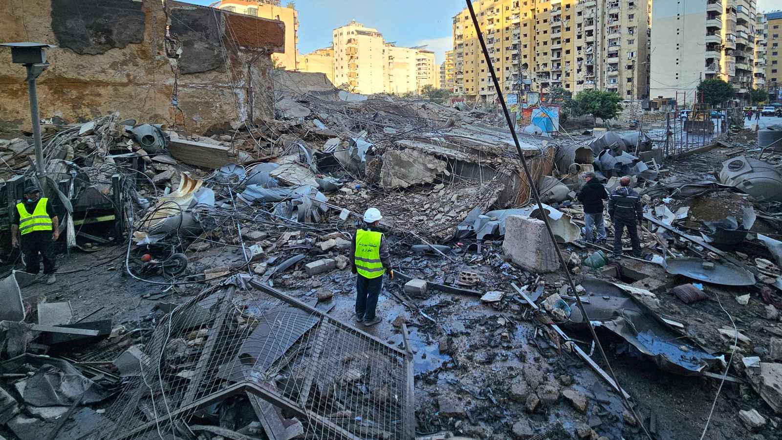 يوم دامٍ في لبنان.. عشرات الضحايا بغارات إسرائيلية عنيفة (فيديو)