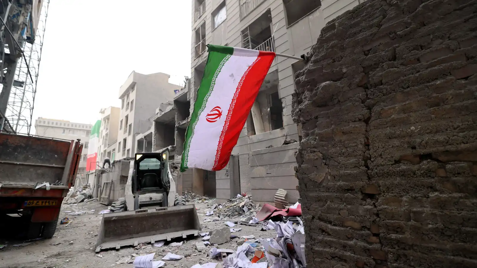 روسيا تُطلق صافرة الإنذار.. حرب إيران على شفا "مواجهة مفتوحة"