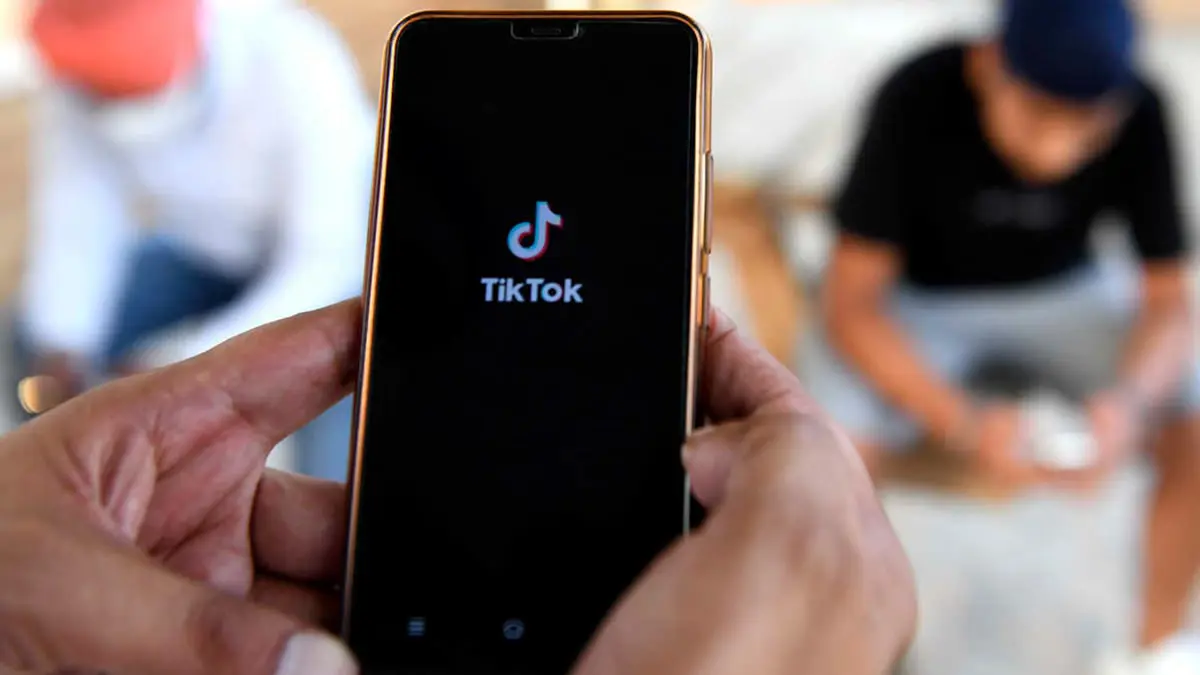 مسؤول سابق في تيك توك يتهم الشركة بممارسات غير قانونية