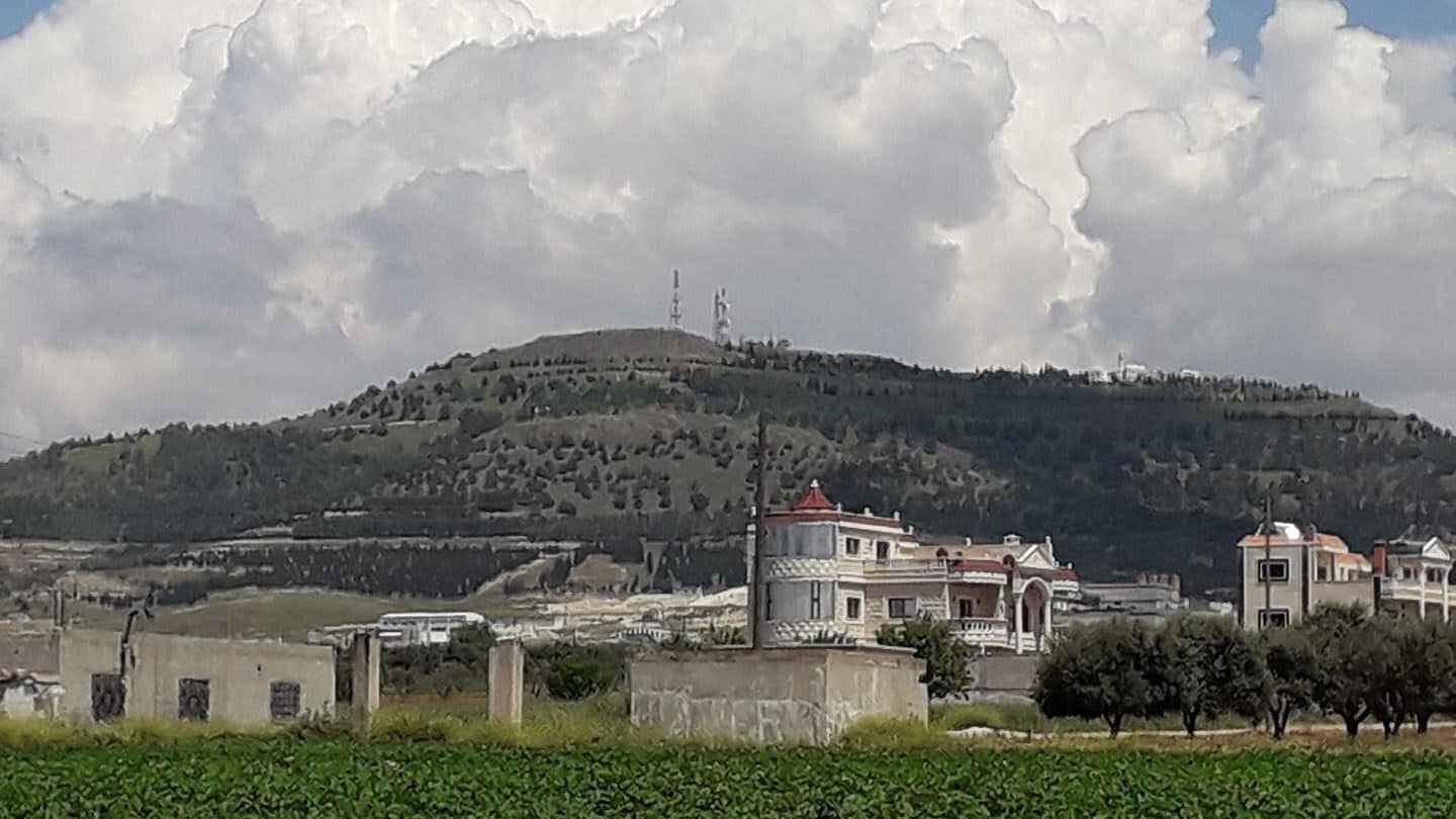 حائط الصد الأخير.. اشتباكات عنيفة في محيط بلدة قمحانة شمال حماة