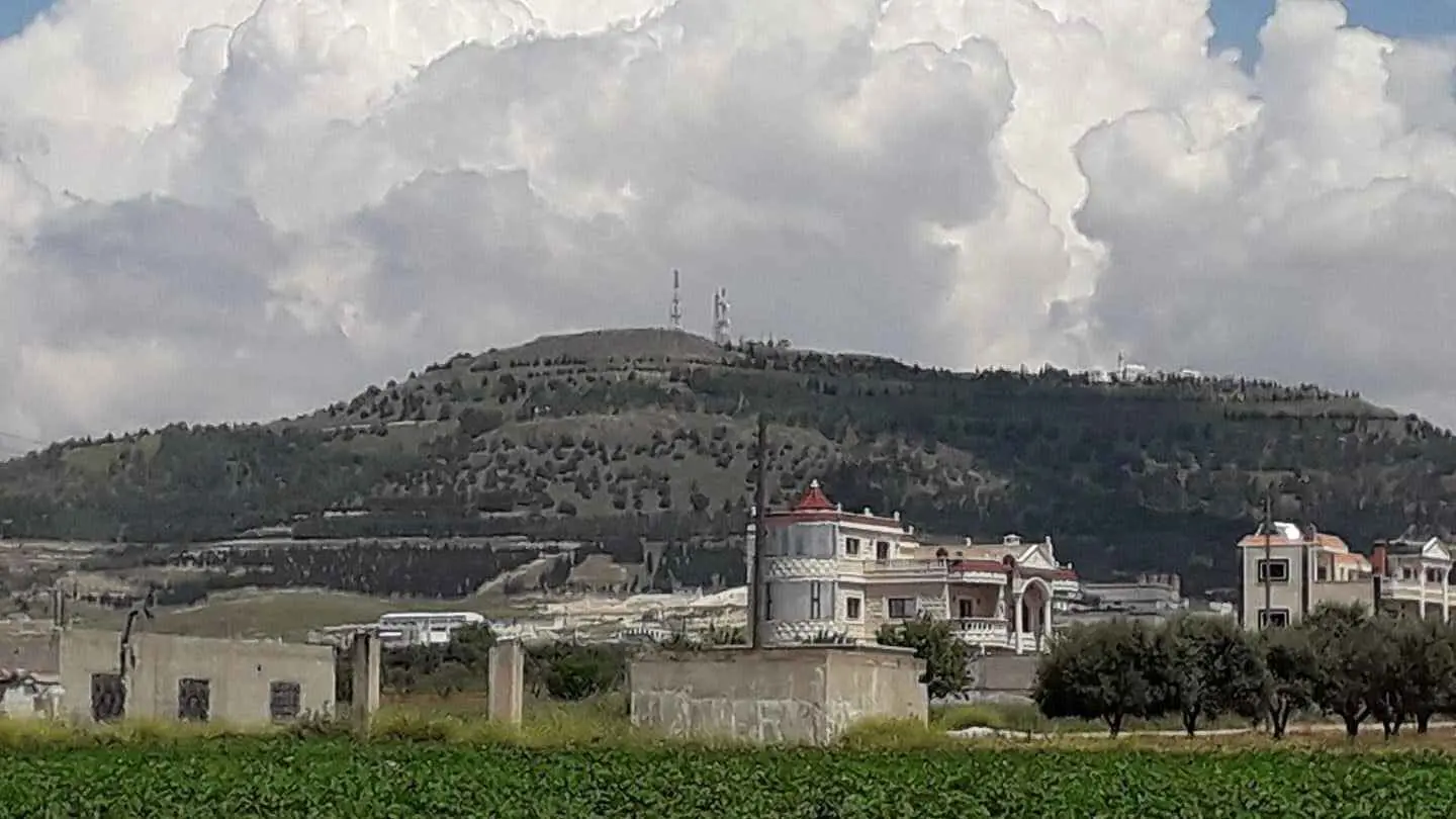 حائط الصد الأخير.. اشتباكات عنيفة في محيط بلدة قمحانة شمال حماة