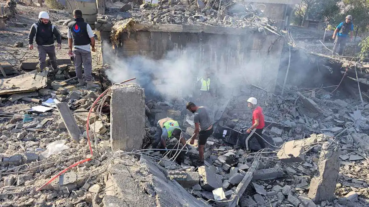 لبنان.. أكثر من 13 غارة إسرائيلية على مناطق بجنوب وشرق البلاد