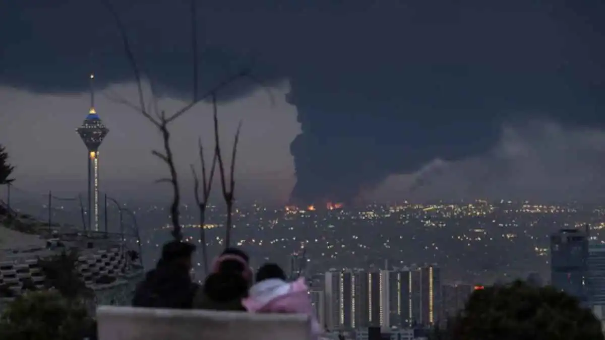 انفجارات عنيفة تهز العاصمة الإيرانية