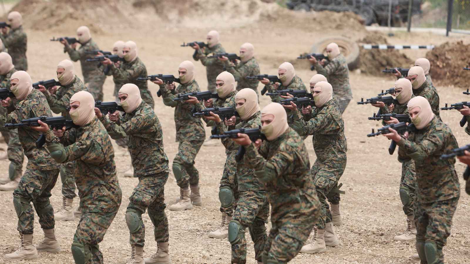 خاص- عواقب "غامضة".. هل ينقلب الفراغ السياسي في لبنان ضد حزب الله؟