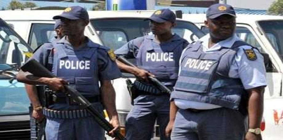 مقتل شخصين في هجوم بسكين داخل مسجد بجنوب أفريقيا