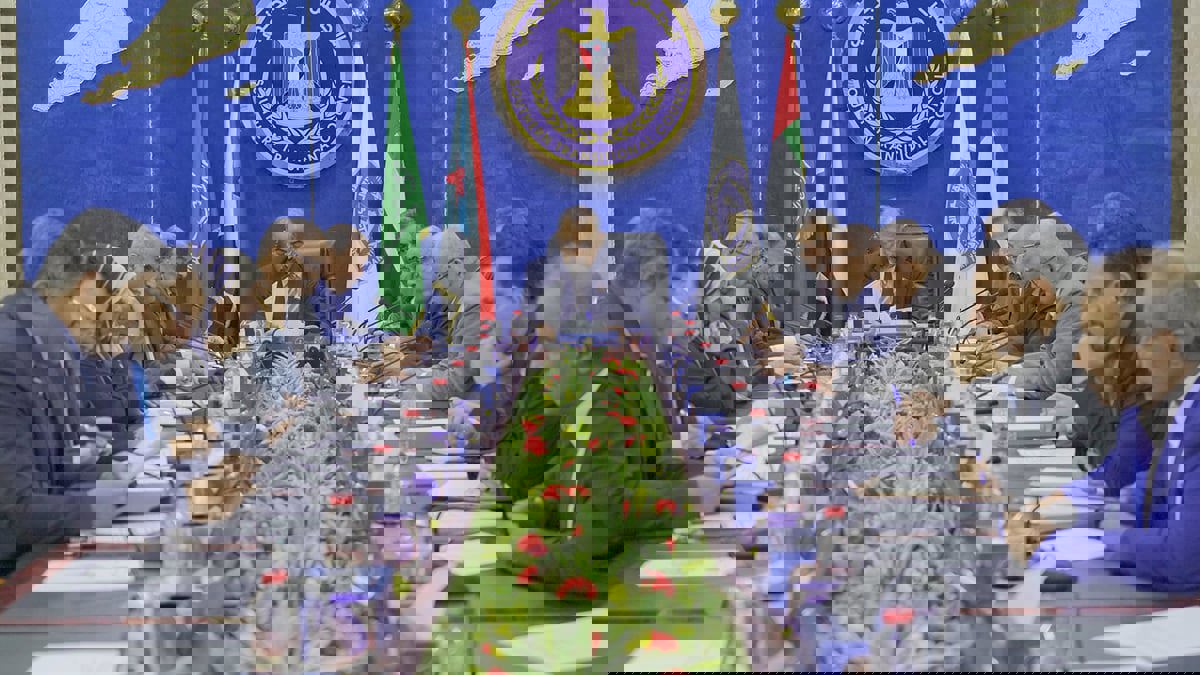 "الانتقالي" يحمل الحكومة اليمنية مسؤولية انهيار الأوضاع الخدمية والاقتصادية في عدن