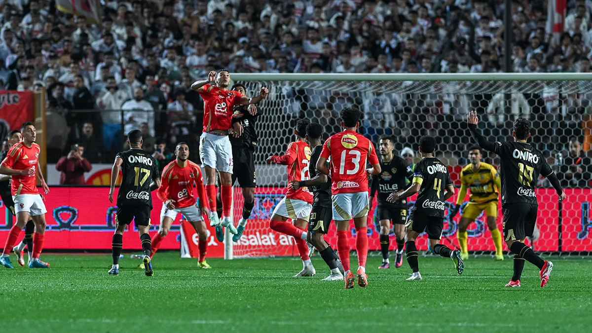 "الضربة القاضية".. هل ينجو الأهلي من العقوبات بـ"قرار ملزم"؟