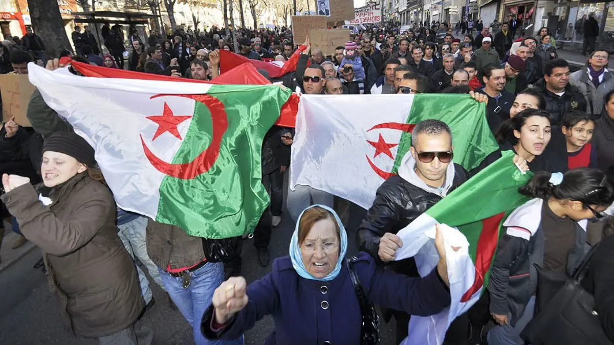 رغم الاحتقان.. حلفاء بوتفليقة يتجاهلون مطلب مظاهرات الرفض لـ"ولاية خامسة"