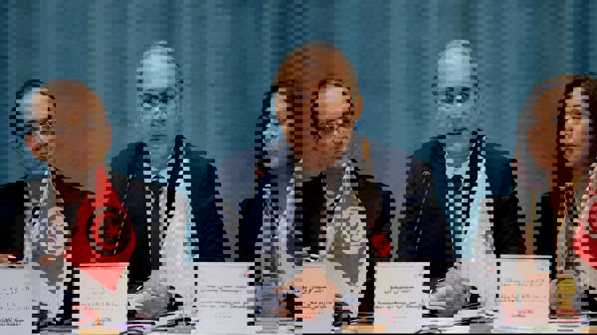 هيئة الانتخابات التونسية تفتح ملفات المترشحين وتوقعات بـ"إسقاط" العشرات