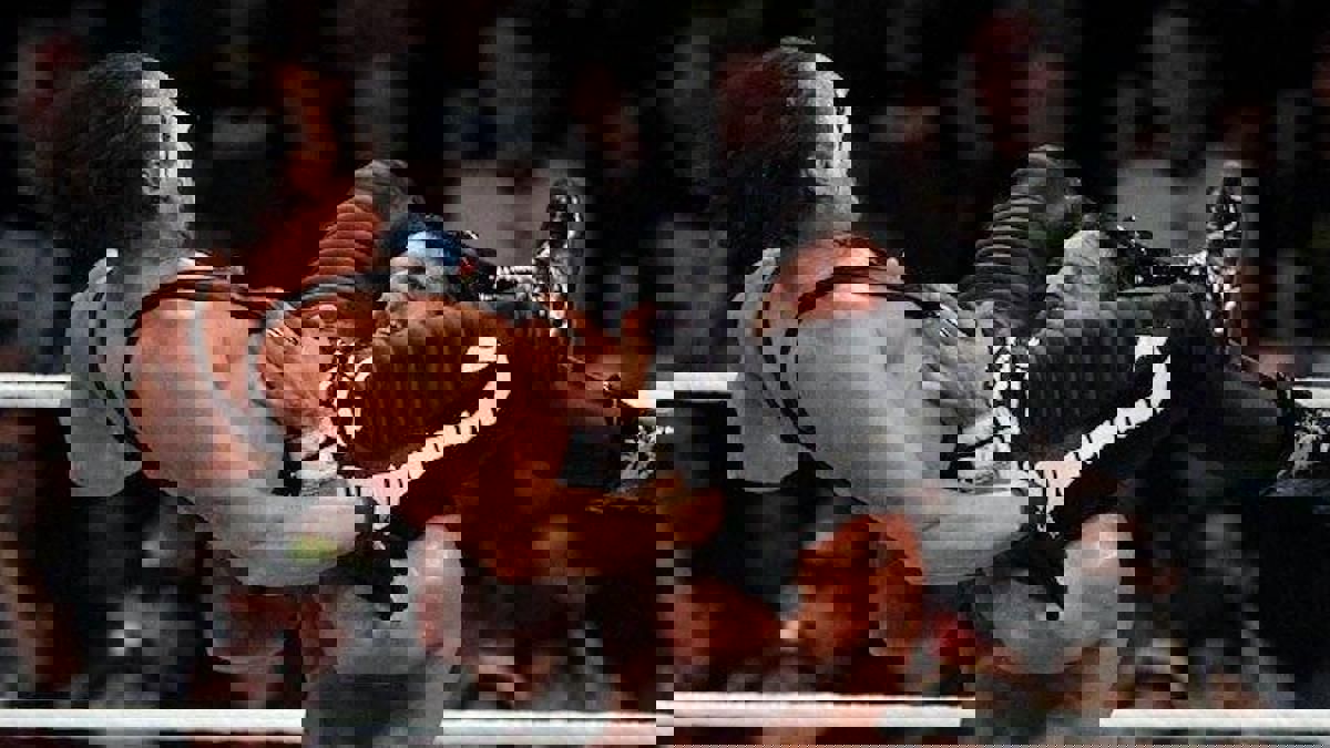 WWE تحظر استخدام حركة تتسبب في إصابات خطيرة (شاهد)