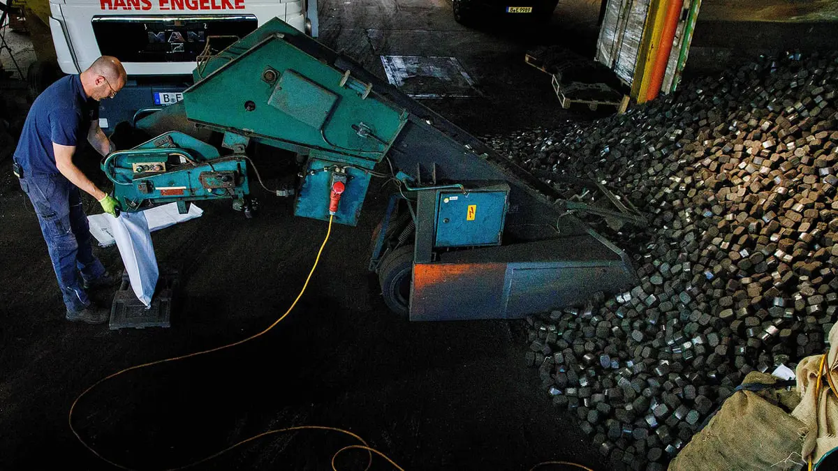 تهافت على الفحم في برلين تحسبا لبرد الشتاء بسبب أزمة الغاز