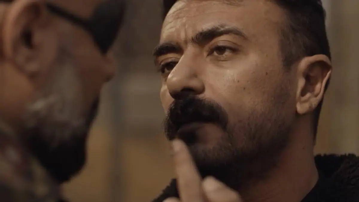 لماذا يصر صناع الدراما على إظهار البطل الشعبي خارجًا على القانون؟