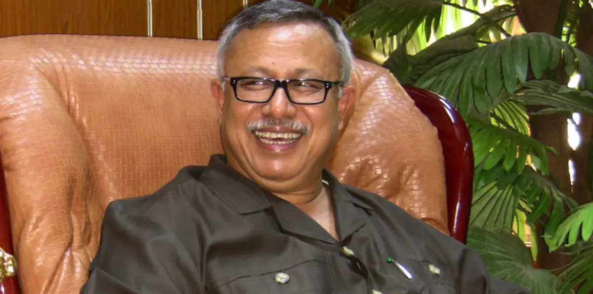 الحوثيون يكلفون عبد العزيز صالح بن حبتور لتشكيل الحكومة في صنعاء