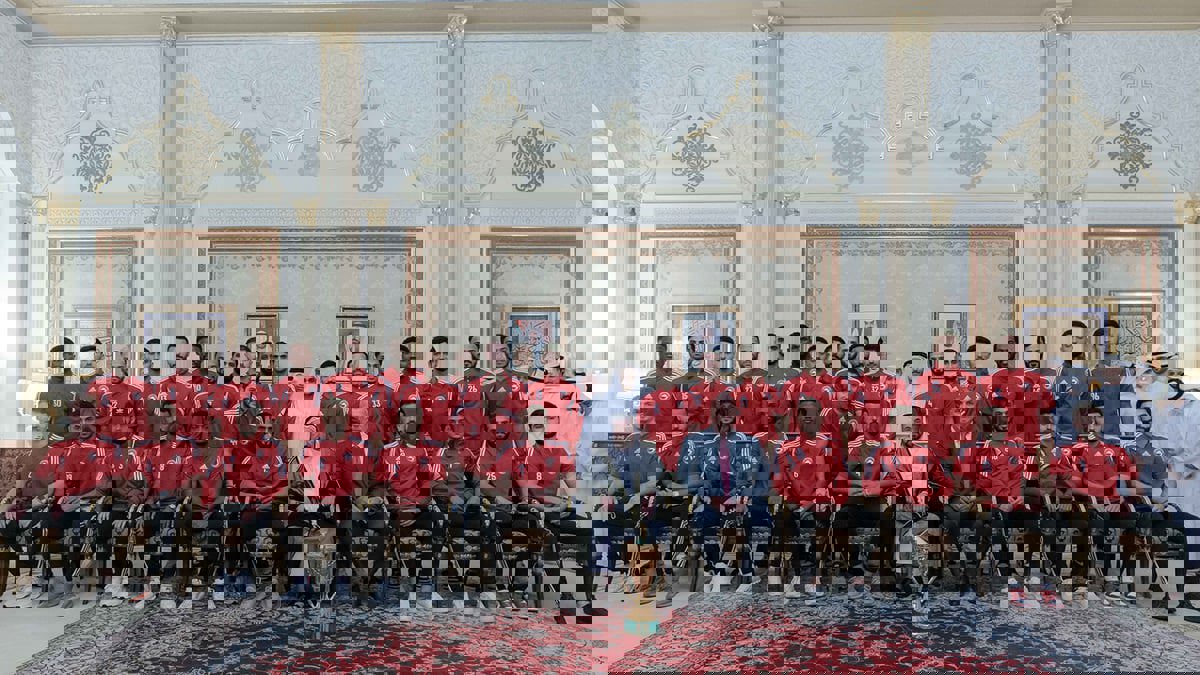 الشيخ سلطان بن محمد القاسمي للاعبي الشارقة: لا أحب "التمثيل" وادعاء الإصابة في المباريات (فيديو)