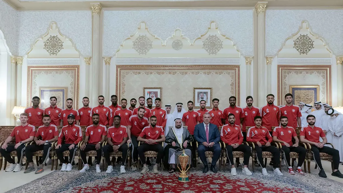 الشيخ سلطان بن محمد القاسمي للاعبي الشارقة: لا أحب "التمثيل" وادعاء الإصابة في المباريات (فيديو)