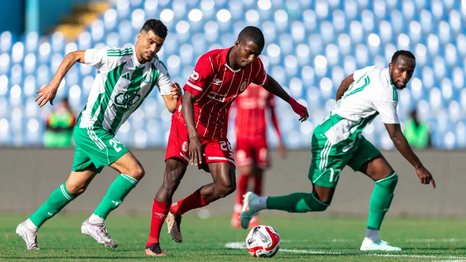 عالجوا مشاكلكم بعيدا عنا.. رئيس لجنة الحكام يهاجم أندية الدوري الليبي (فيديو)