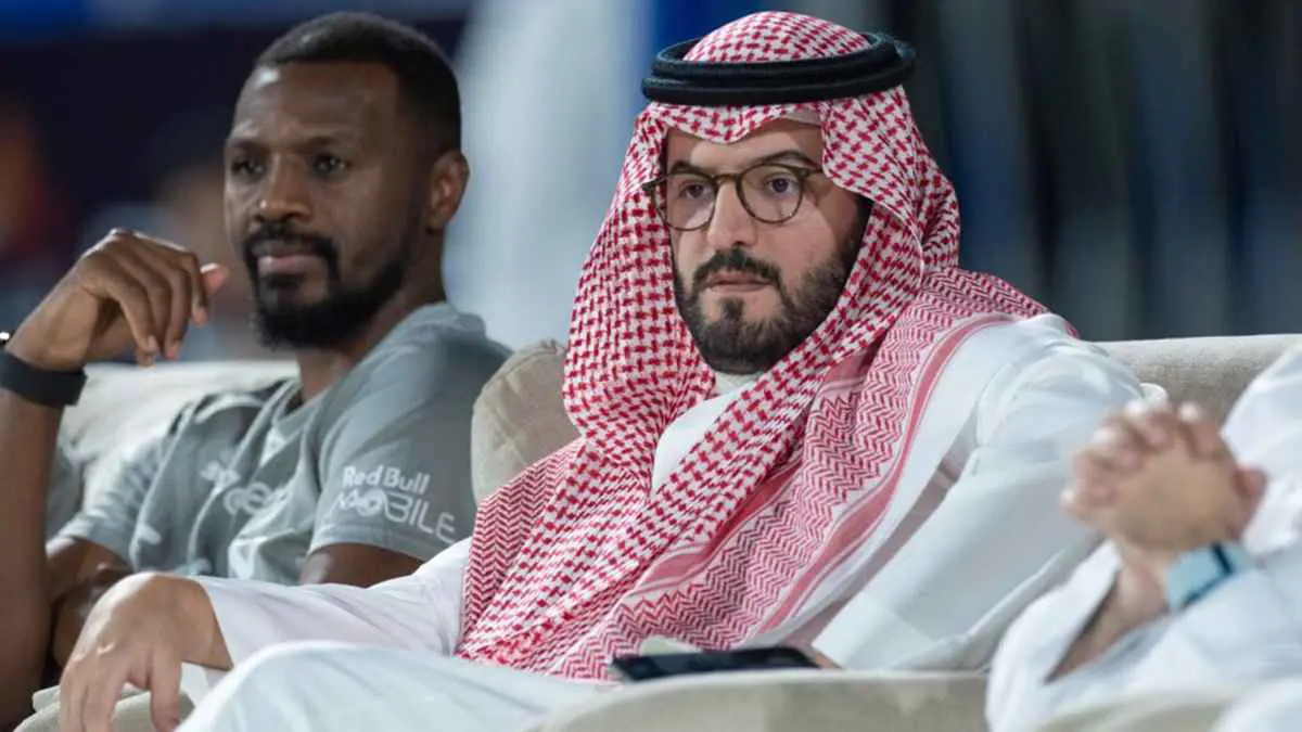 مفاجأة.. هل يعود فهد بن نافل لرئاسة الهلال؟