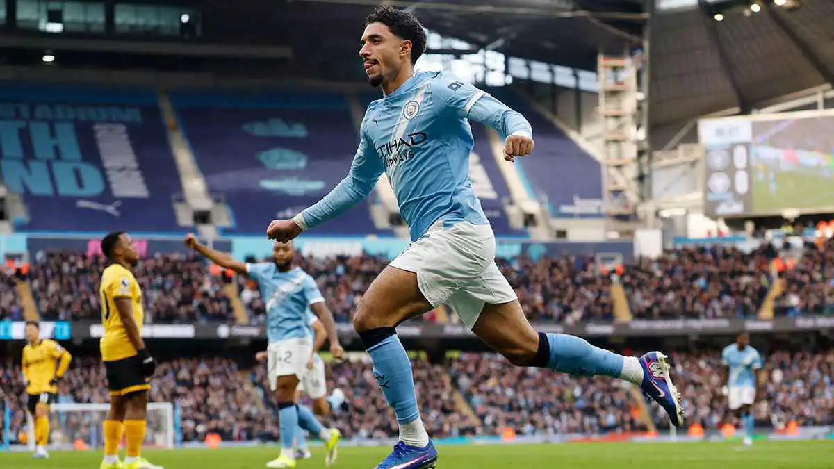 رغم موسمه الضعيف.. 3 أسباب لتهاطل العروض على عمر مرموش