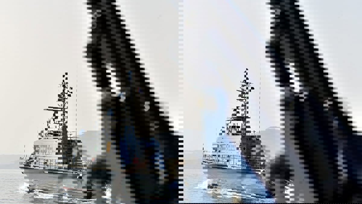 سلطنة عمان.. ضبط سفينة لتهريب "الديزل" و4 أشخاص سرقوا مخزنا بمنطقة مرمول