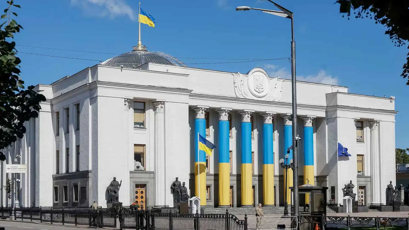 الاستخبارات الروسية: مسؤولون أوكرانيون يستعدون لـ"الفرار"