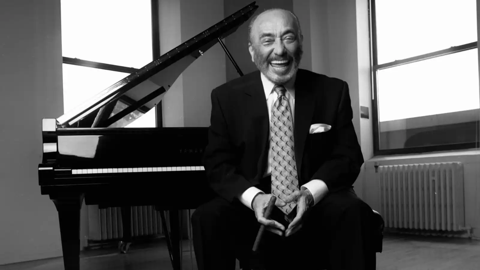 أول لاتيني نال "غرامي".. رحيل الموسيقي إدي بالميري عن 88 عامًا