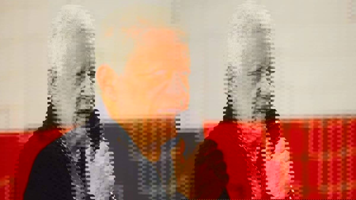 مدحت عبدالهادي يعتدي على جامع الكرات.. ورد فعل قوي من مرتضى منصور (فيديو)