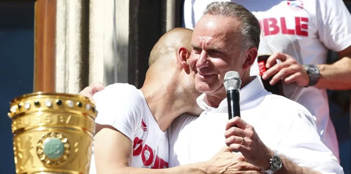 بايرن ميونخ يمدد تعاقده مع رومينيغه حتى عام 2019