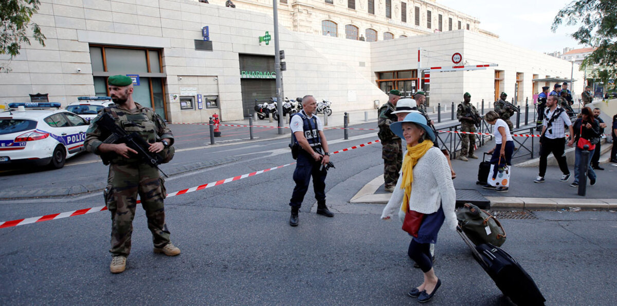 فرنسا تصوت غدا على قانون مثير للجدل يكافح "الإرهاب"
