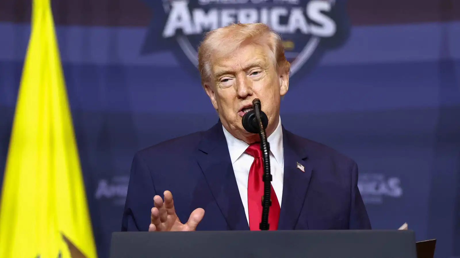 "الموضوع قيد النقاش".. ترامب يفتح باب السيطرة على نفط إيران