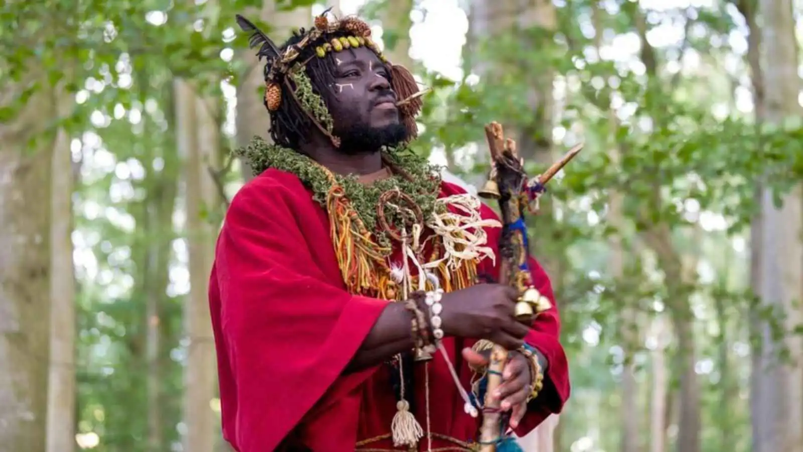 أسكتلندا تبعد زعيم "مملكة كوبالا" وزوجته (صور وفيديو)