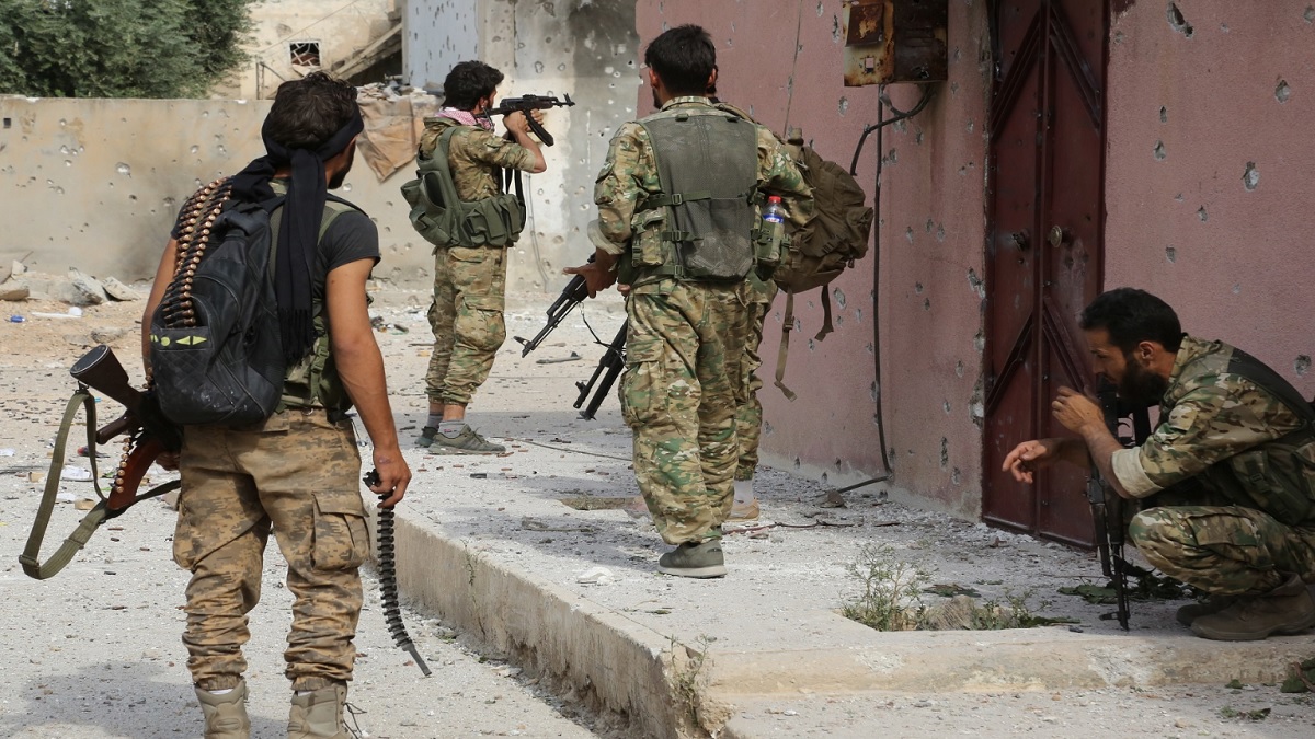 أهالي رأس العين السورية يطالبون بإخراج الفصائل الموالية لتركيا وأنقرة تعمق التغيير الديمغرافي