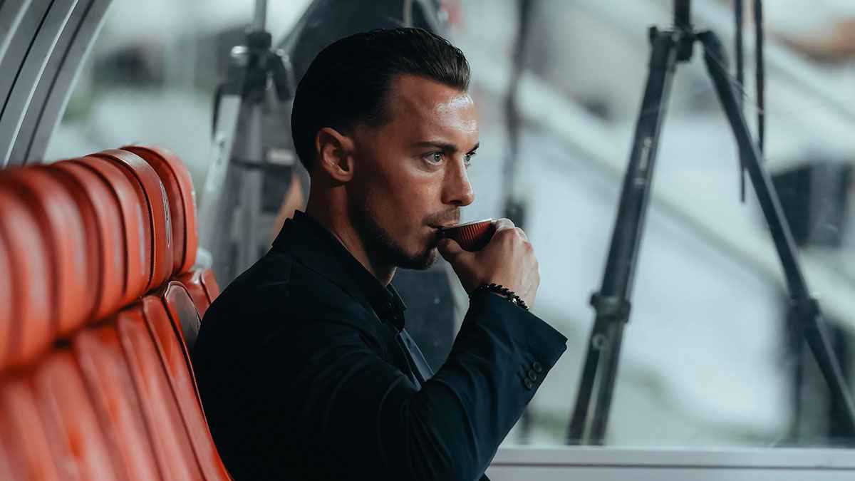 يايسله يصدم نجم الأهلي السعودي