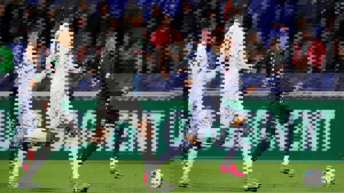 بسبب فيروس كورونا.. قرار وزاري بشأن أعداد الجماهير في الدوري الفرنسي