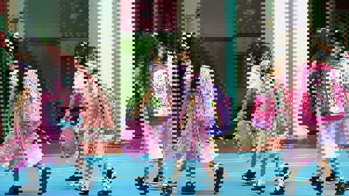 الكويت.. دعوة لإنهاء العام الدراسي مبكرًا لتخفيف استهلاك الكهرباء