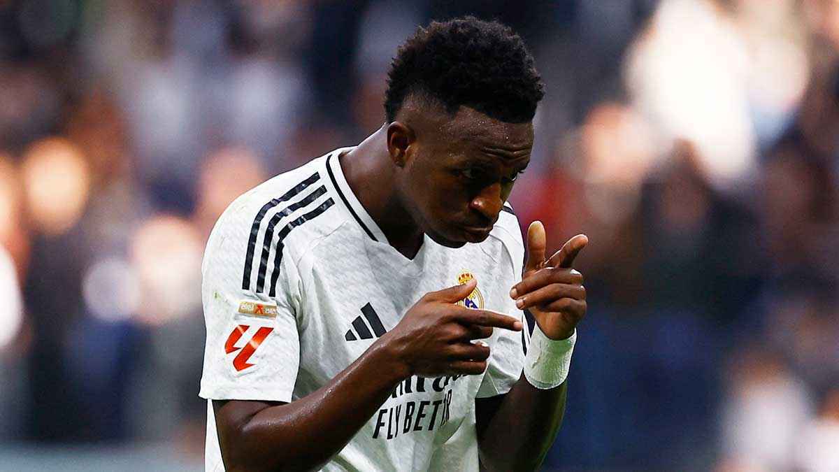 فينيسيوس يفي بوعده.. الكرة الذهبية 2025 تنادي البرازيلي