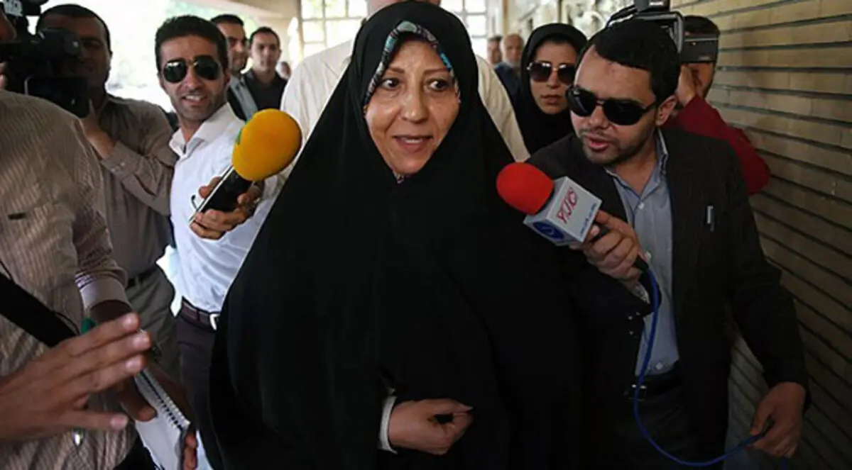 صور.. إيران تستأنف محاكمة فائزة رفسنجاني