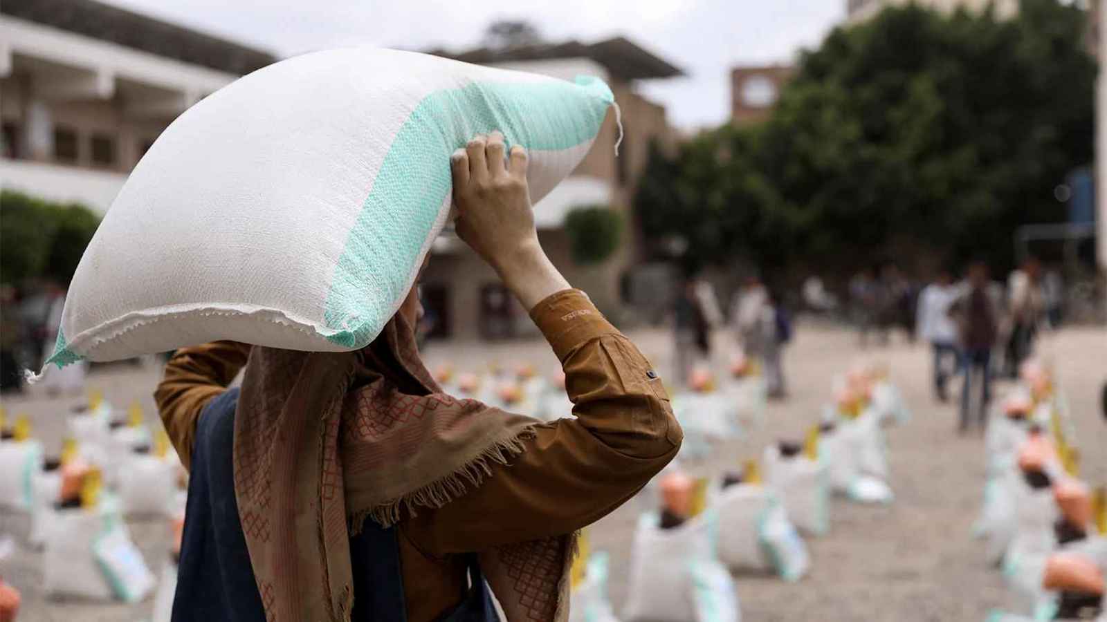 116 منظمة تحذر: اليمن يواجه أسوأ أزماته الإنسانية