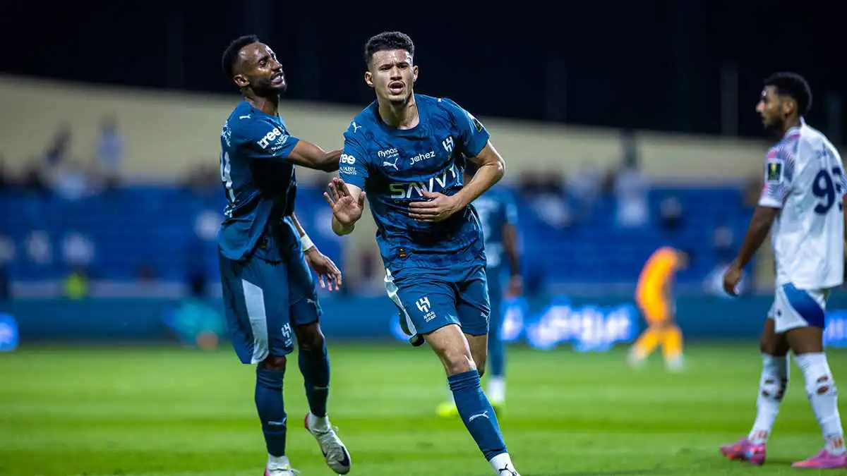 مغامرة.. أول تحرك من عبد الله الحمدان لحسم انتقاله إلى النصر