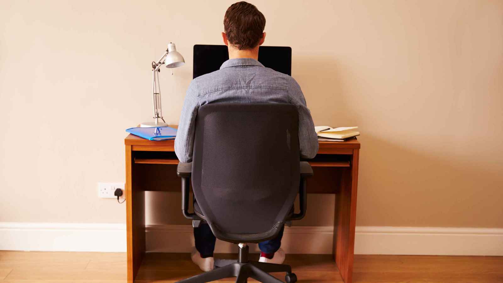 دراسة تكشف معلومات صادمة عن الجلوس لوقت طويل