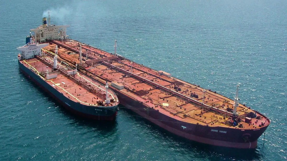 بسبب العقوبات الأمريكية .. إنتاج شهرين من النفط الفنزويلي عالق في عرض البحر