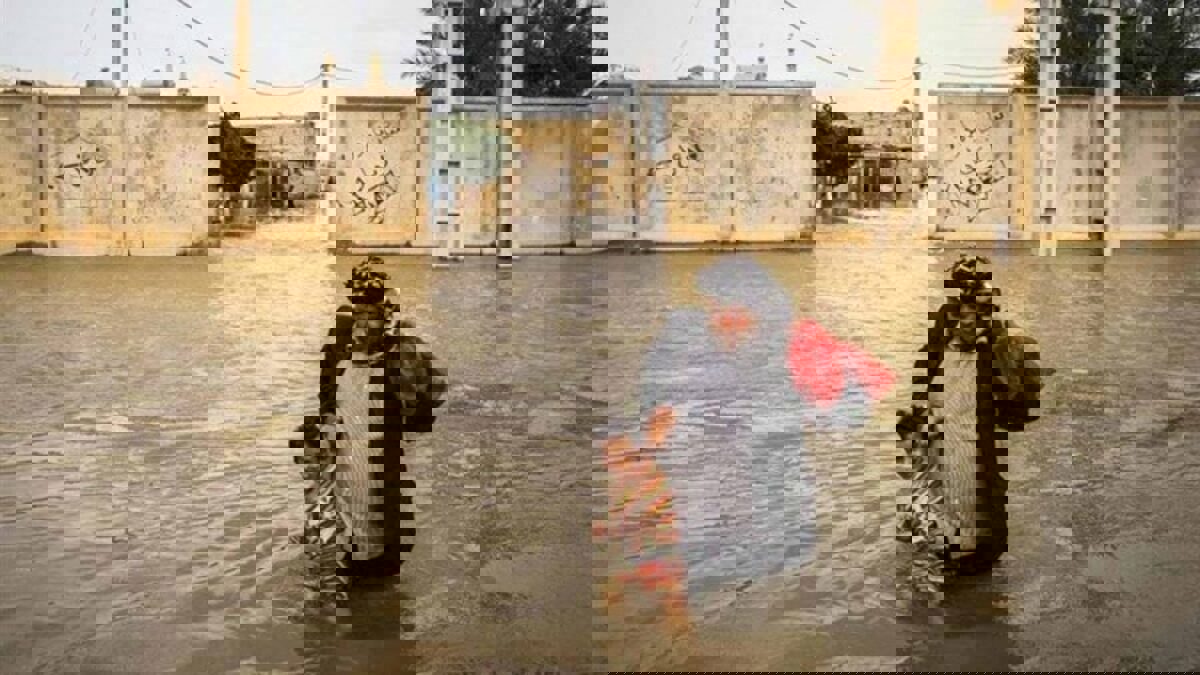 الحكومة الإيرانية تحث الشركات النفطية على المساعدة في الإغاثة من الفيضانات