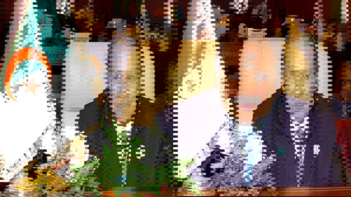 تبون يعلن الحداد العام وتنكيس الأعلام في الجزائر بعد وفاة بوتفليقة