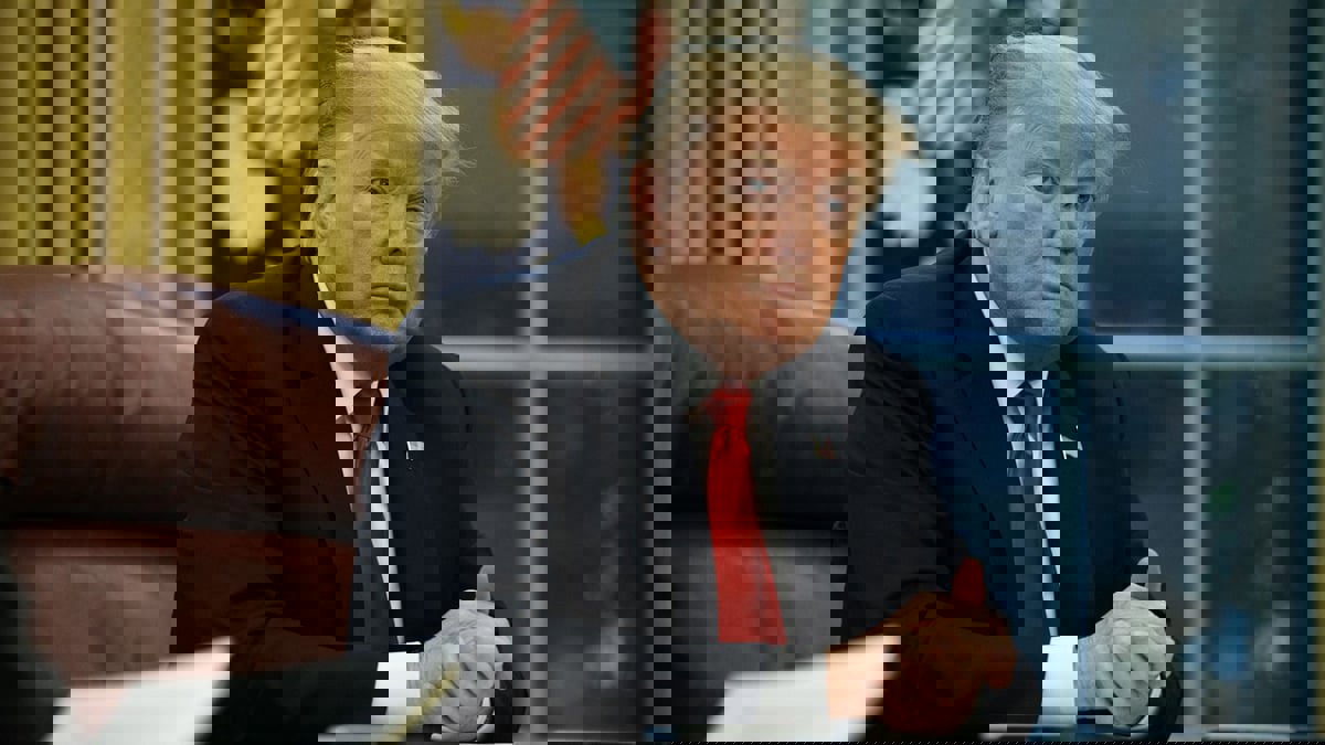 كتاب جديد يكشف "إعجاب" ترامب بهتلر