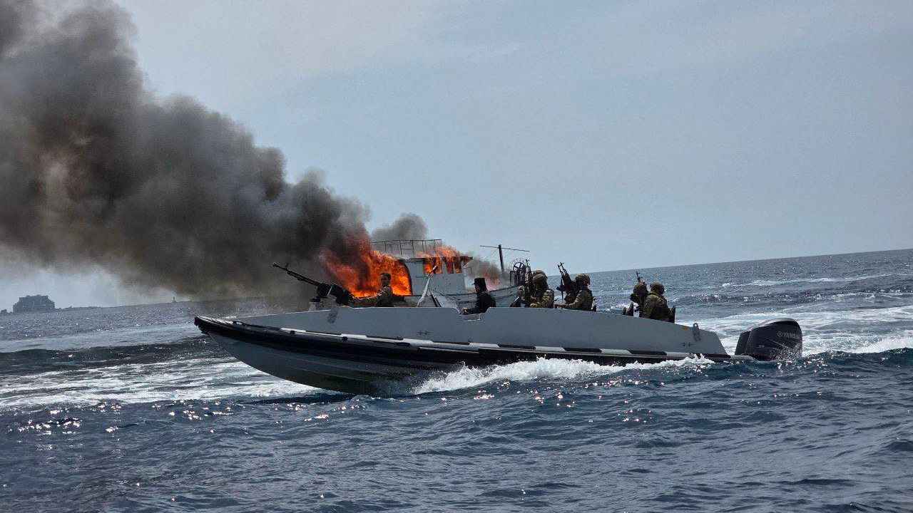 سوريا.. اشتباكات بحرية مع شبكات تهريب البشر (صور)