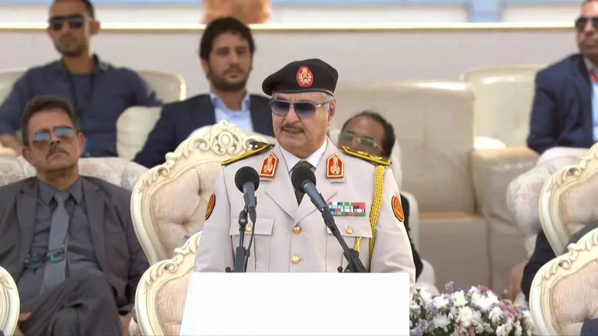 ليبيا.. أول ظهور لخليفة حفتر في بنغازي بعد شائعة وفاته (فيديو)